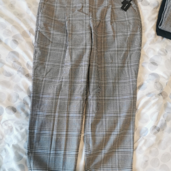 Clothing - Picture 5 of 15